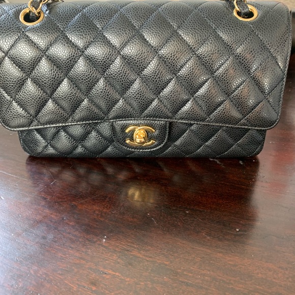 Chanel medium classic flap - Picture 10 of 17